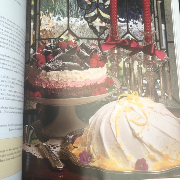COPY - The Canadian Living Christmas Book - Picture 4 of 5